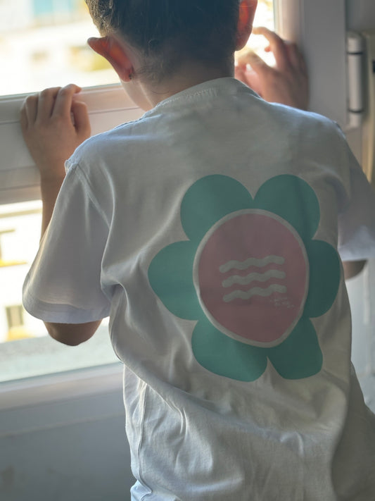 CAMISETA BLANCA "SO MUCH FLOWERS" CELESTE AND PINK