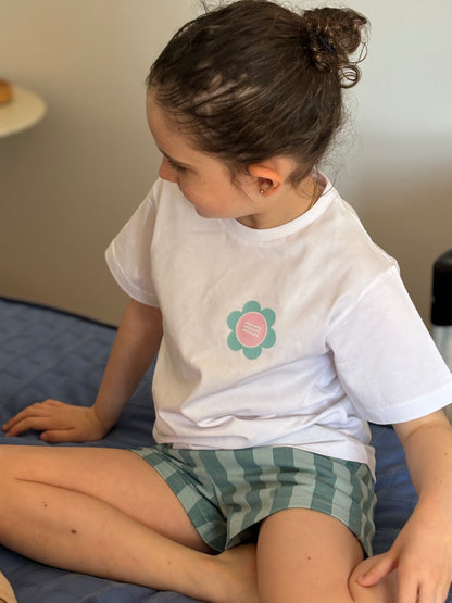 CAMISETA BLANCA "SO MUCH FLOWERS" CELESTE AND PINK