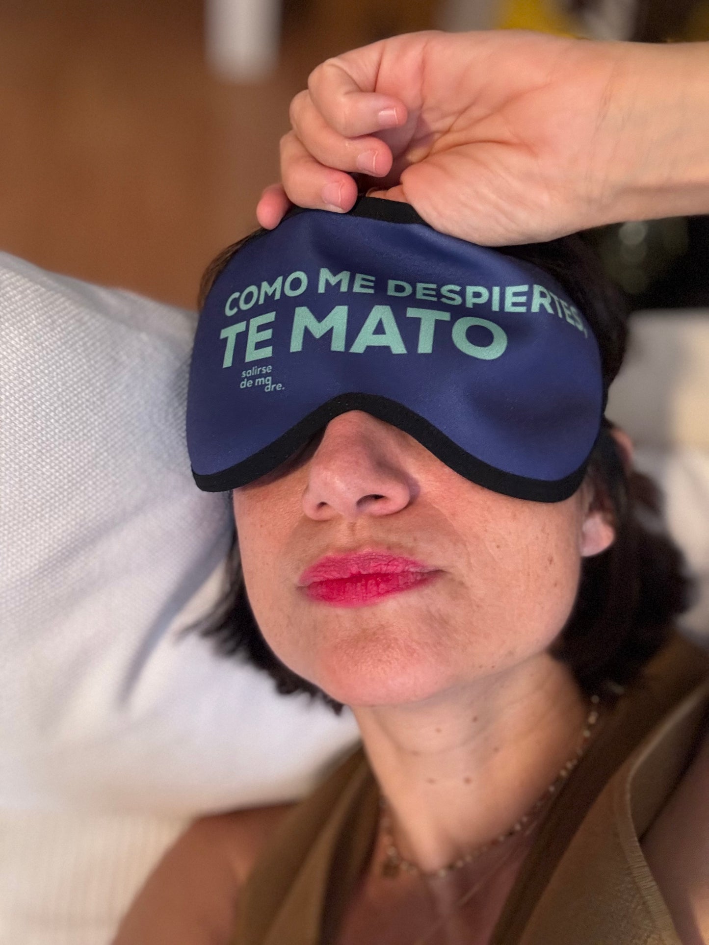 ANTIFAZ AZUL "COMO ME DESPIERTES, TE MATO"