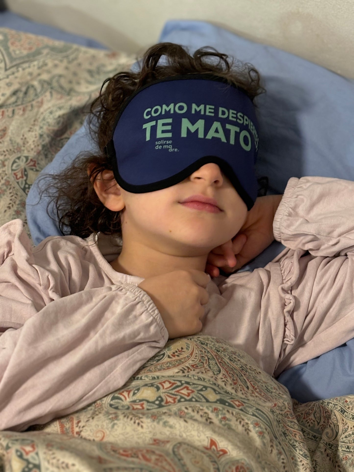 ANTIFAZ AZUL "COMO ME DESPIERTES, TE MATO"