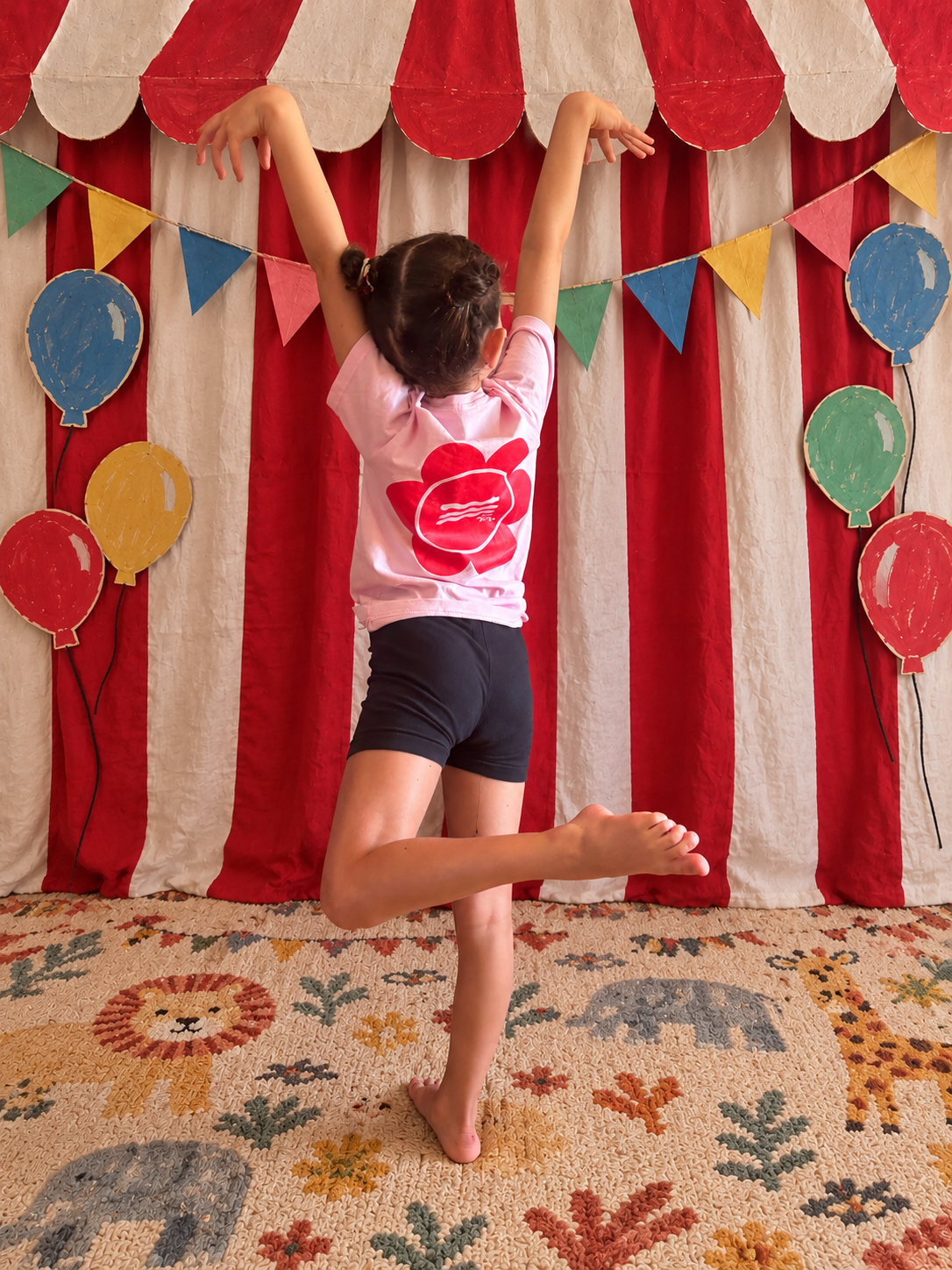 CAMISETA SOFT PINK "SO MUCH FLOWERS" TOTAL RED