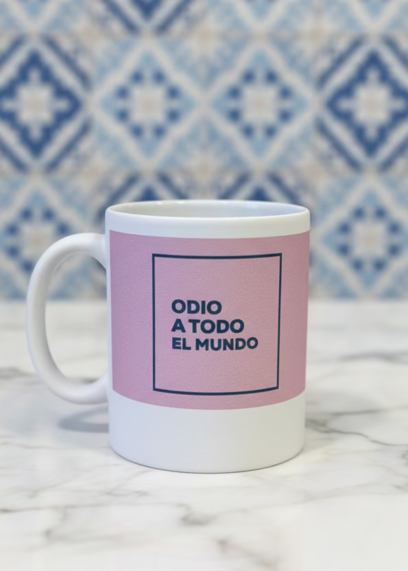 TAZA "ODIO A TODO EL MUNDO" PINK