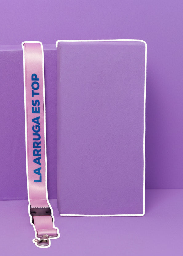 LANYARD "LA ARRUGA ES TOP"