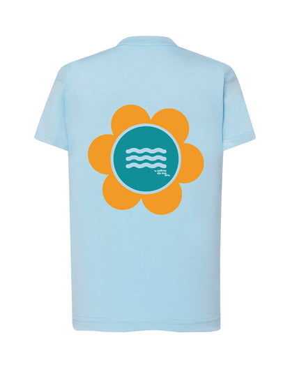 CAMISETA CELESTE "SO MUCH FLOWERS" NARANJA AND BLUE GREEN